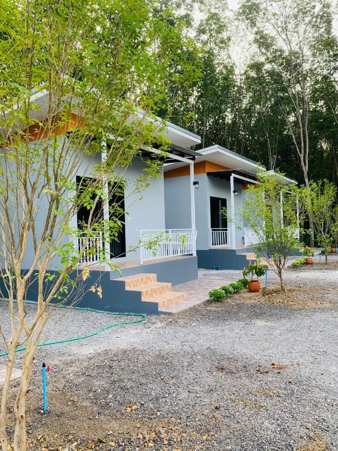 Suanvadee Resort สวนวดี รีสอร์ท Don Sak Exterior photo